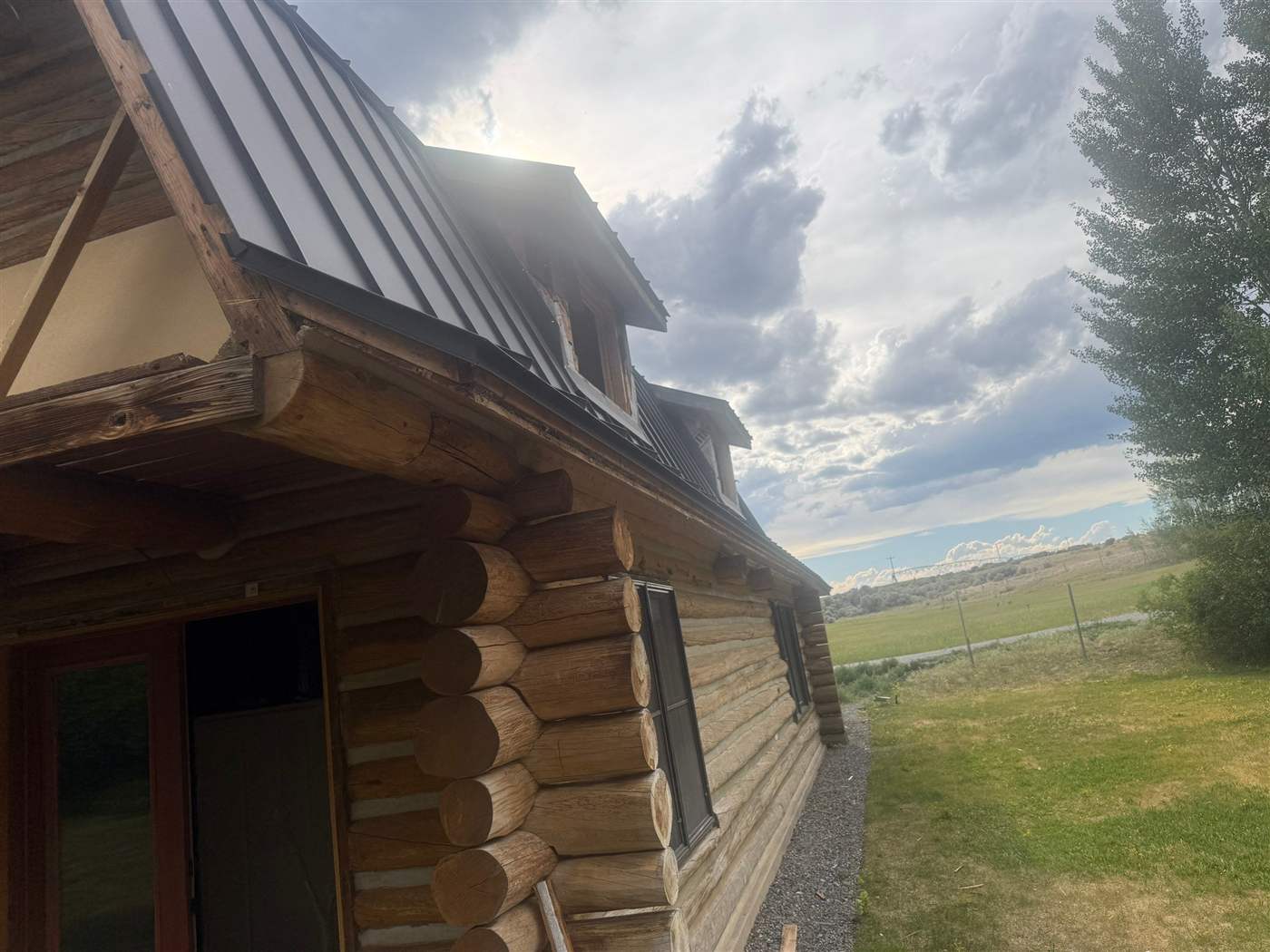 Mackay Log Home Restoration detail