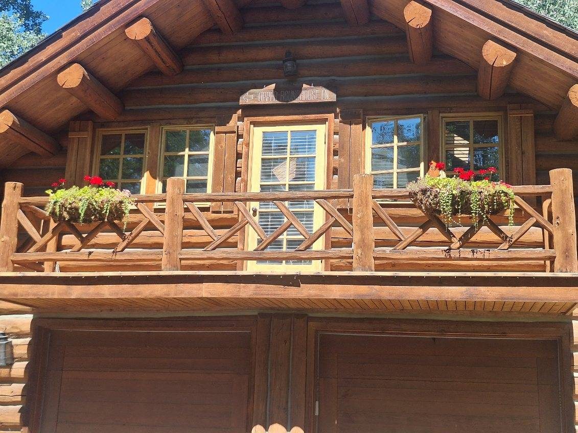 Sun Valley Custom Log Home detail